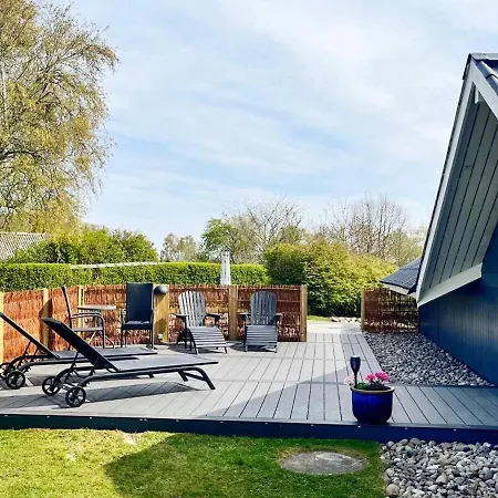 Ferienhaus 4 Star Holiday In *