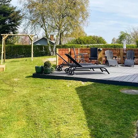 6 Person Holiday In Holiday home